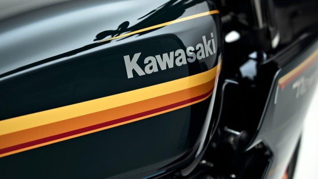 サイドカバーのロゴやカウルのグラフィックなど、外装デザインにおけるGPZ400とGPZ400Fの違いを判別するためのポイントを鮮明に写したサイドビュー。